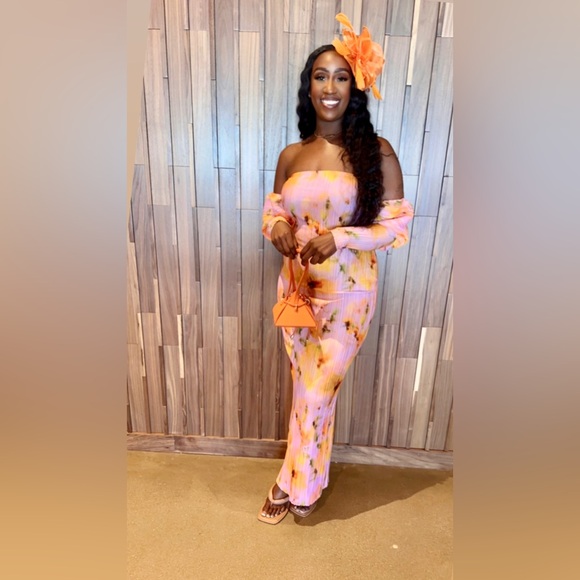 PrettyLittleThing Dresses & Skirts - PrettyLittleThing floral maxi dress